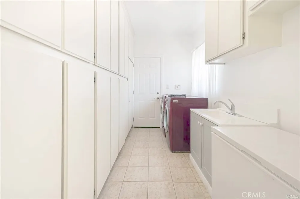 22329 Plummer Chatsworth, CA 91311