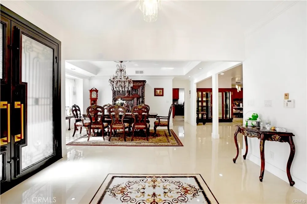 22329 Plummer Chatsworth, CA 91311