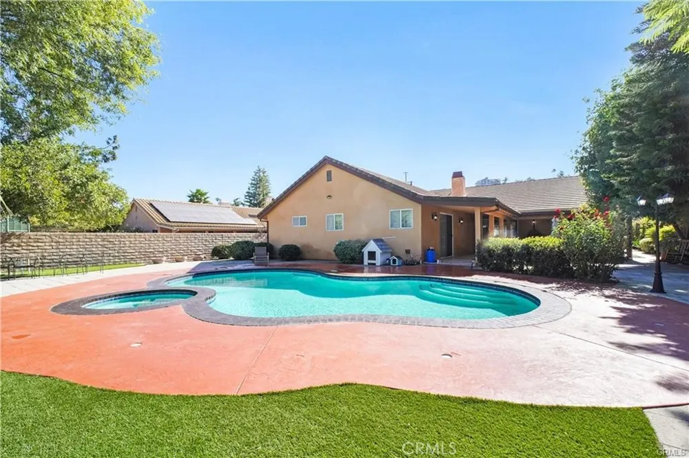 22329 Plummer Chatsworth, CA 91311