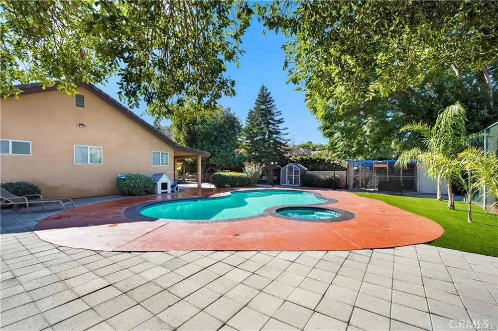 22329 Plummer Chatsworth, CA 91311