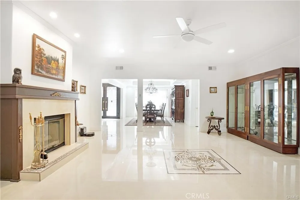 22329 Plummer Chatsworth, CA 91311