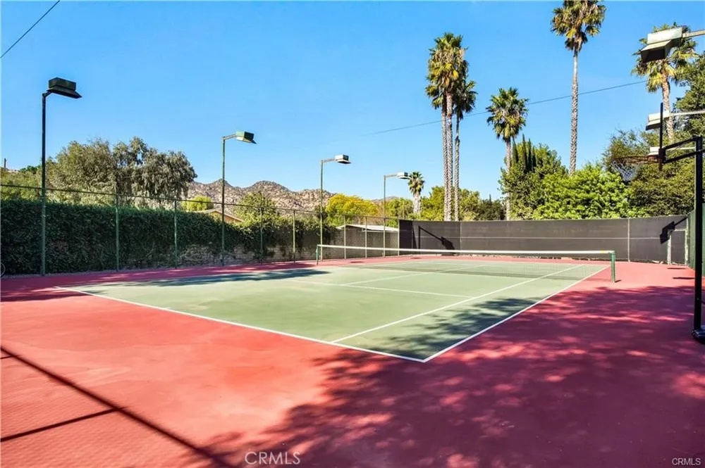 22329 Plummer Chatsworth, CA 91311