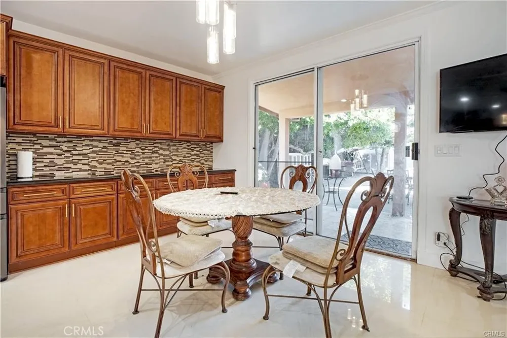 22329 Plummer Chatsworth, CA 91311