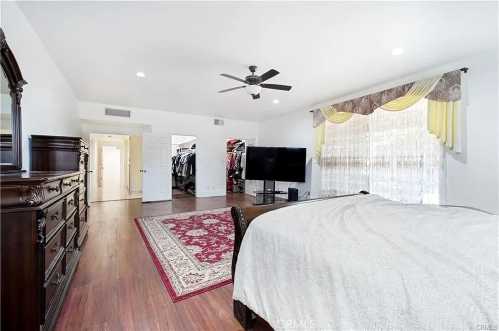 22329 Plummer Chatsworth, CA 91311