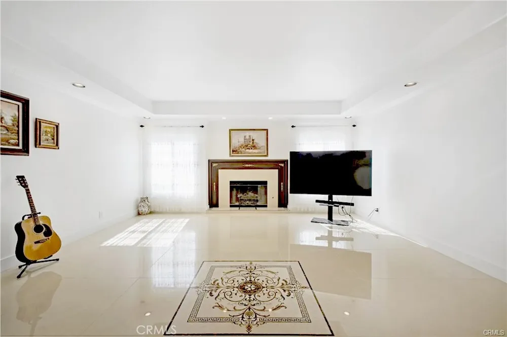 22329 Plummer Chatsworth, CA 91311