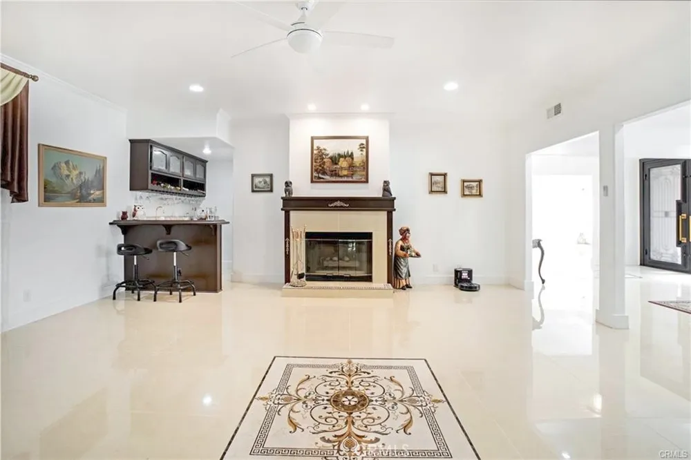 22329 Plummer Chatsworth, CA 91311