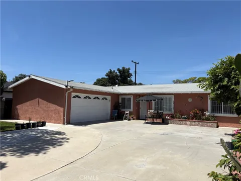 1622 S Pacific