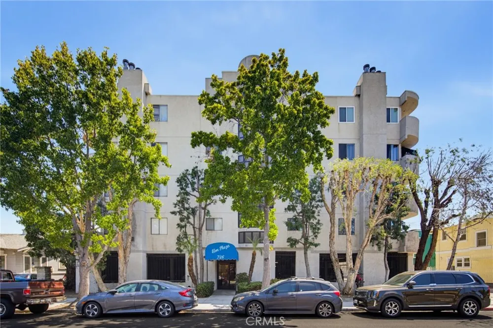 726 Elm Avenue #403 Long Beach, CA 90813