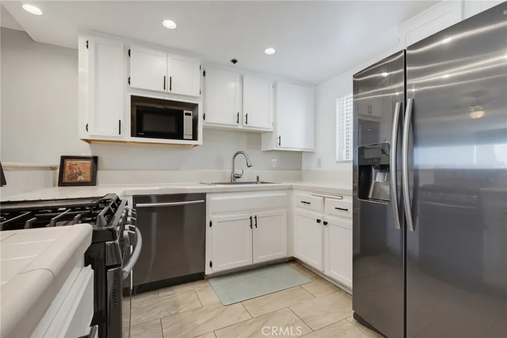 726 Elm Avenue #403 Long Beach, CA 90813