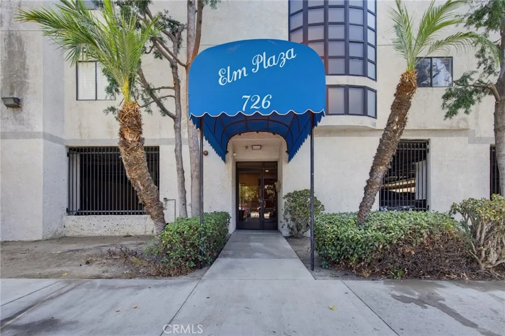726 Elm Avenue #403 Long Beach, CA 90813