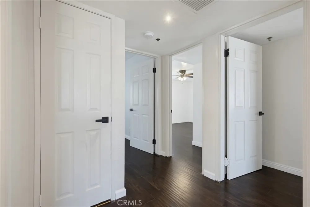 726 Elm Avenue #403 Long Beach, CA 90813