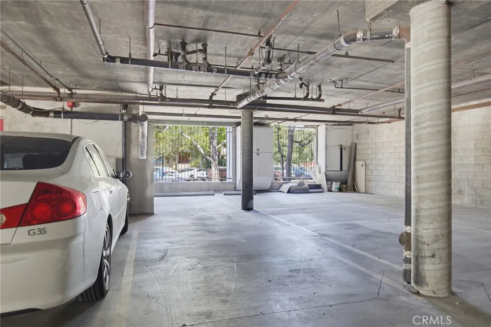 726 Elm Avenue #403 Long Beach, CA 90813