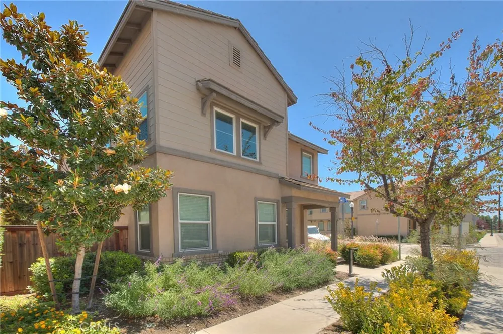8836 Banyan Montclair, CA 91763