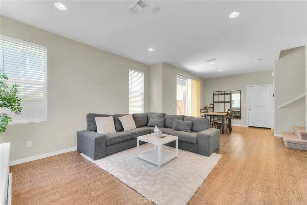 8836 Banyan Montclair, CA 91763