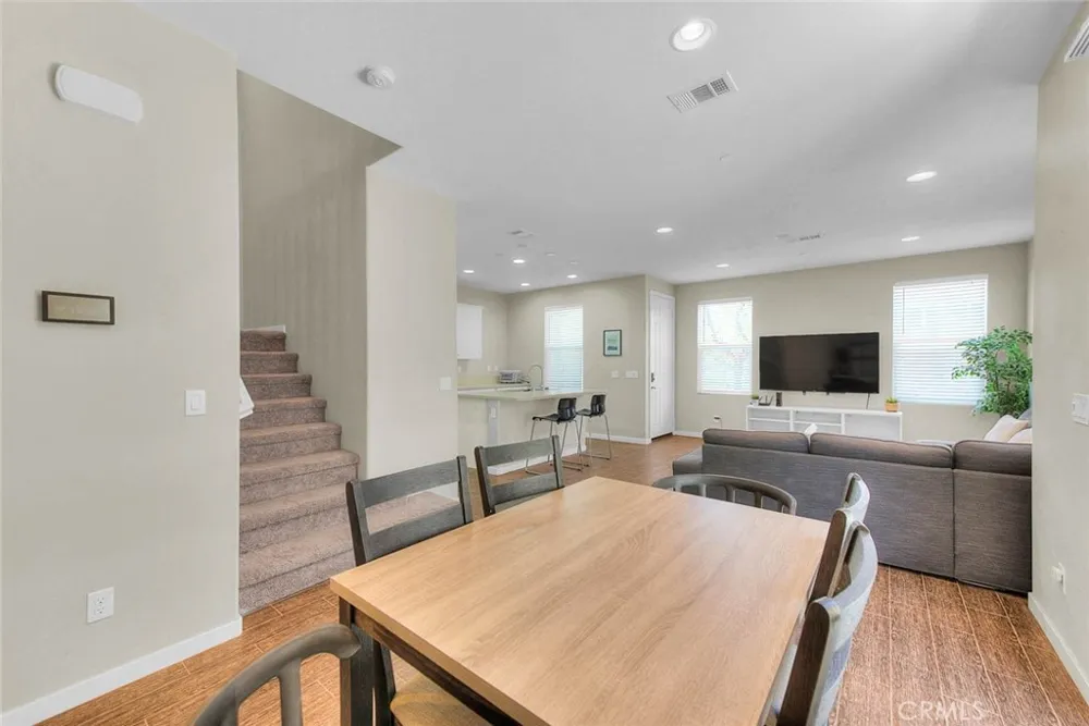 8836 Banyan Montclair, CA 91763