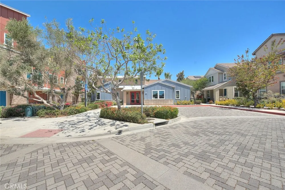 8836 Banyan Montclair, CA 91763