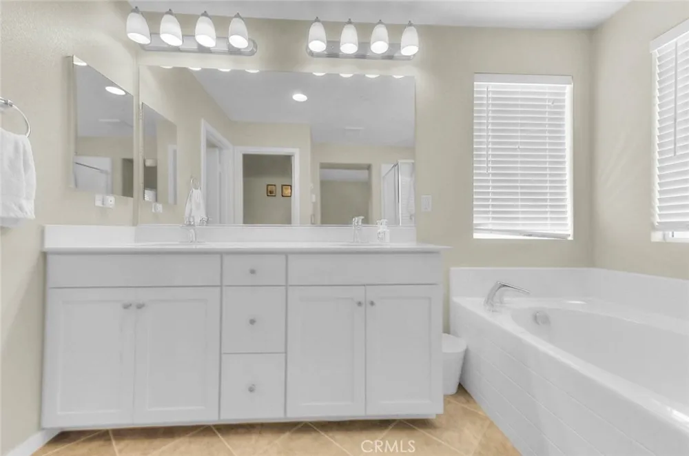 8836 Banyan Montclair, CA 91763