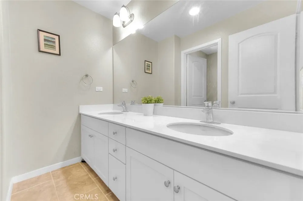 8836 Banyan Montclair, CA 91763