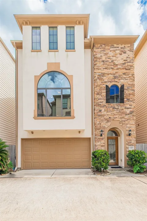 11207 Tramonto Drive