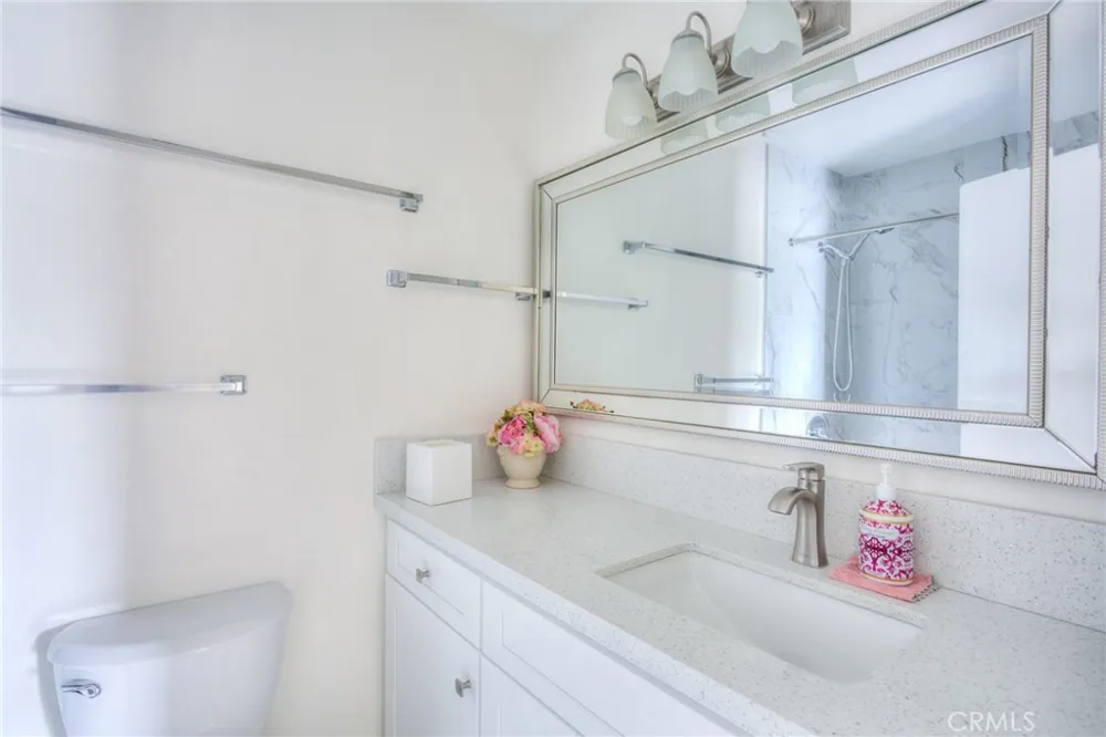 1085 W Sierra Madre #2 Azusa, CA 91702