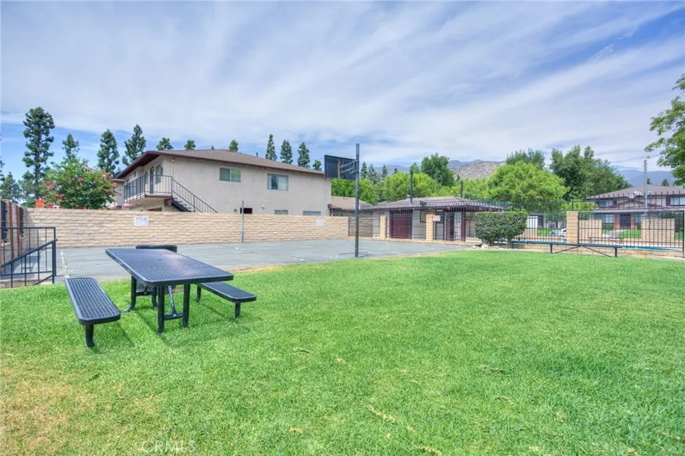 1085 W Sierra Madre #2 Azusa, CA 91702