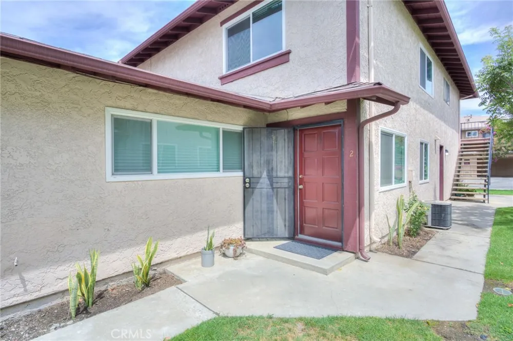 1085 W Sierra Madre #2 Azusa, CA 91702