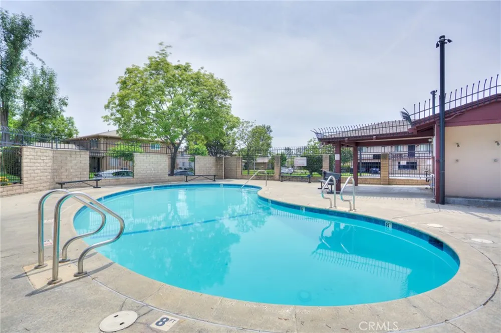 1085 W Sierra Madre #2 Azusa, CA 91702