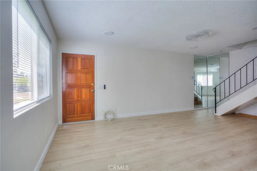 1085 W Sierra Madre #2 Azusa, CA 91702