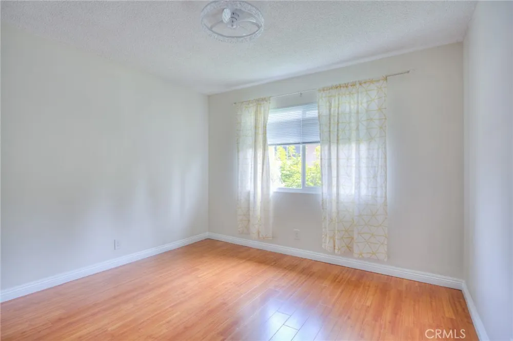 1085 W Sierra Madre #2 Azusa, CA 91702