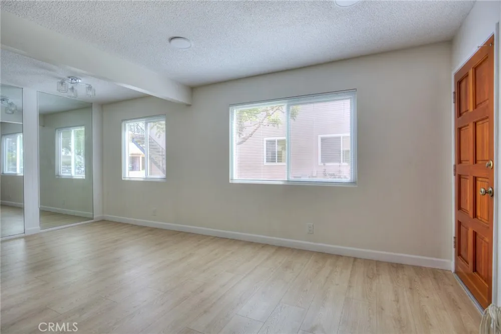 1085 W Sierra Madre #2 Azusa, CA 91702