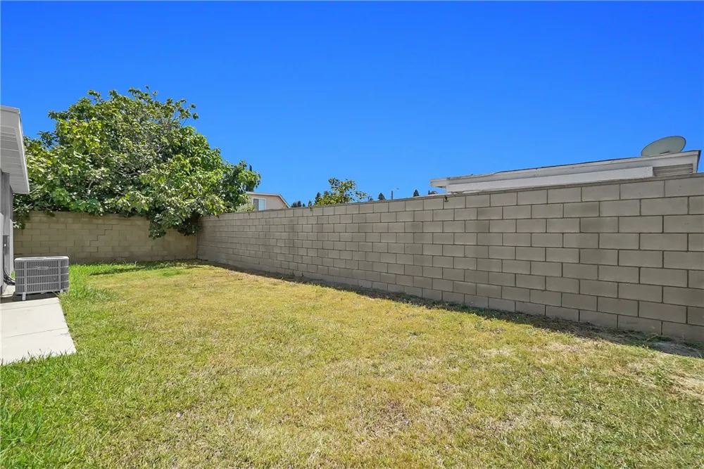 1242 Sultan Circle Carson, CA 90746