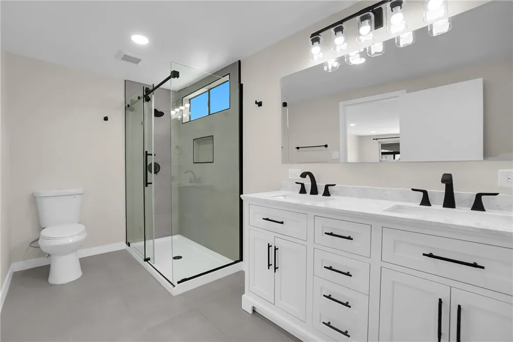 1242 Sultan Circle Carson, CA 90746