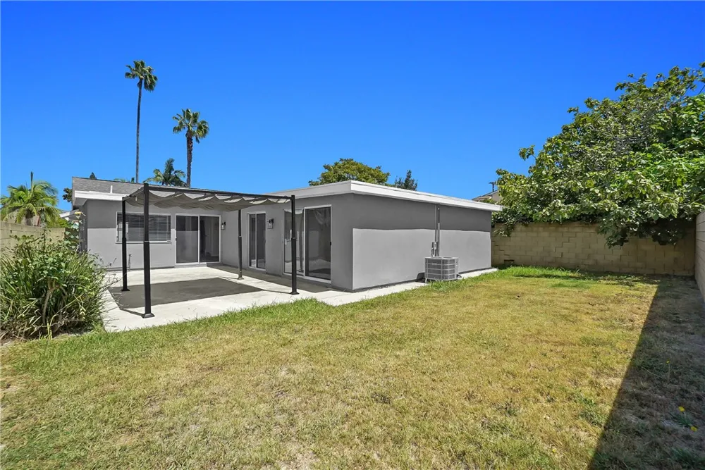 1242 Sultan Circle Carson, CA 90746