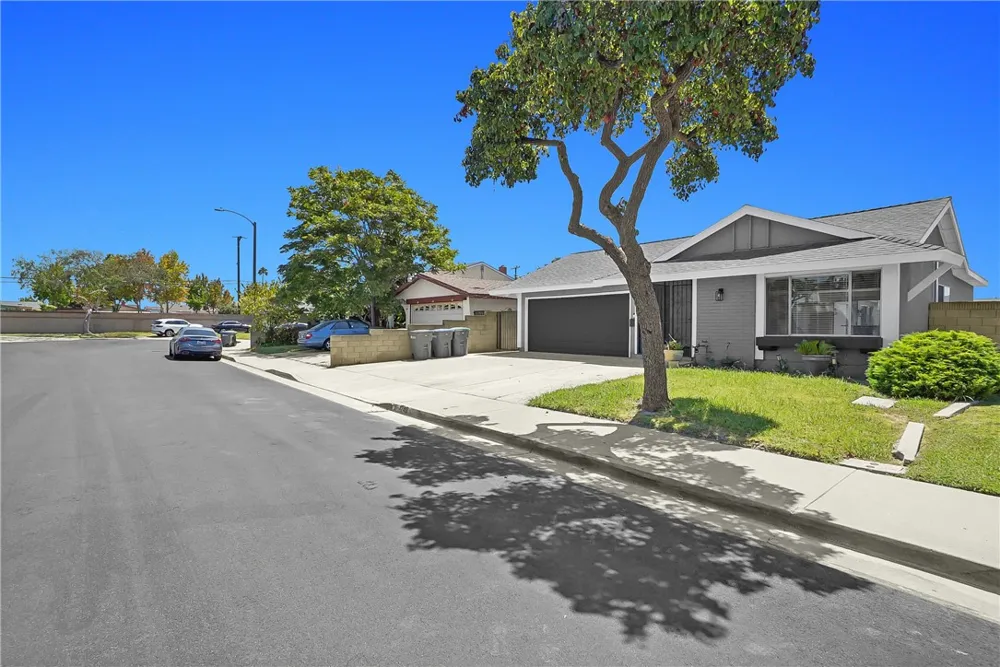 1242 Sultan Circle Carson, CA 90746