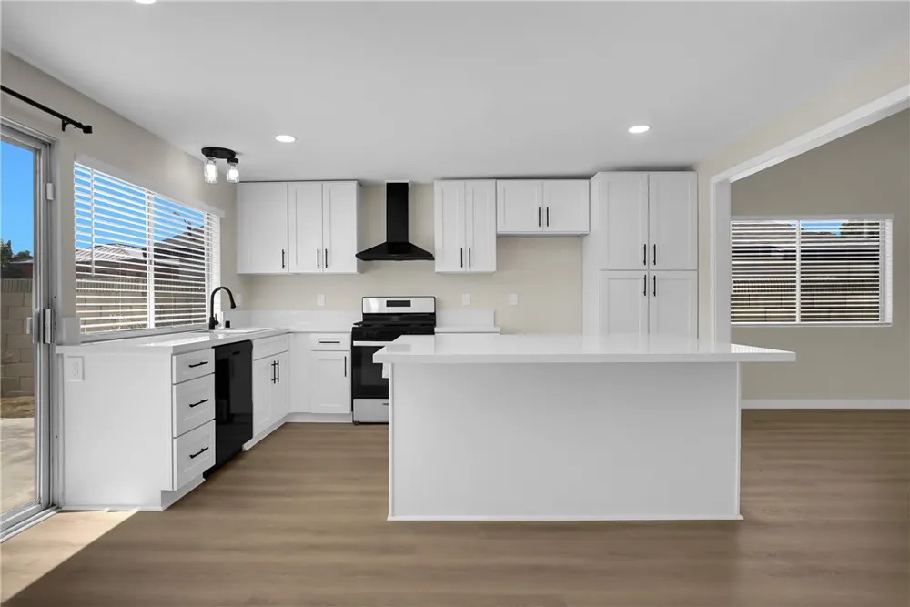 1242 Sultan Circle Carson, CA 90746