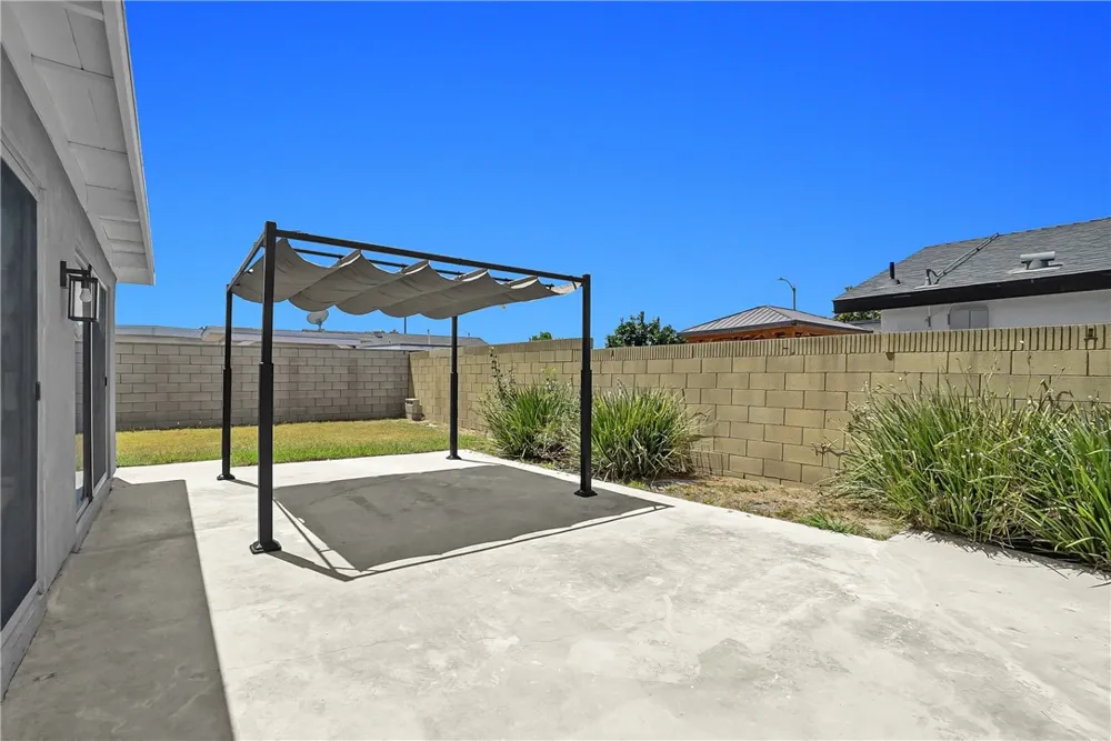 1242 Sultan Circle Carson, CA 90746