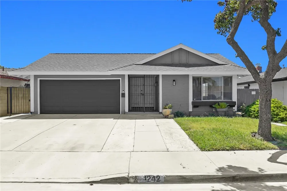 1242 Sultan Circle Carson, CA 90746