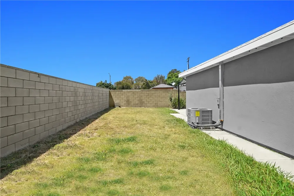 1242 Sultan Circle Carson, CA 90746