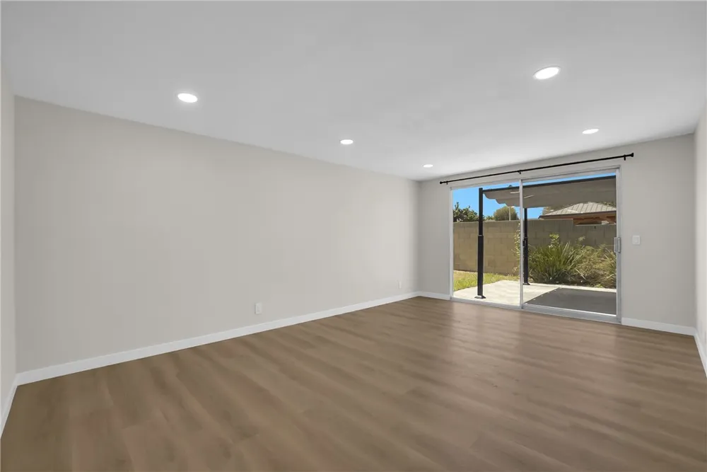 1242 Sultan Circle Carson, CA 90746