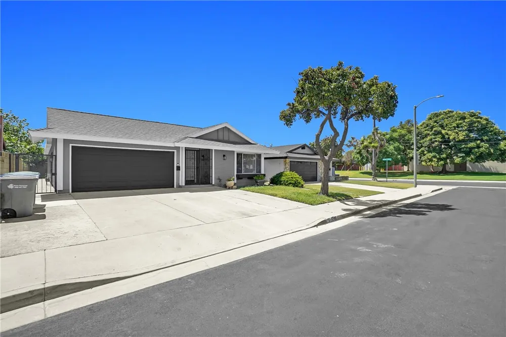 1242 Sultan Circle Carson, CA 90746