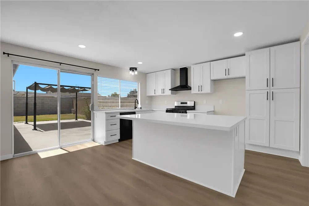 1242 Sultan Circle Carson, CA 90746