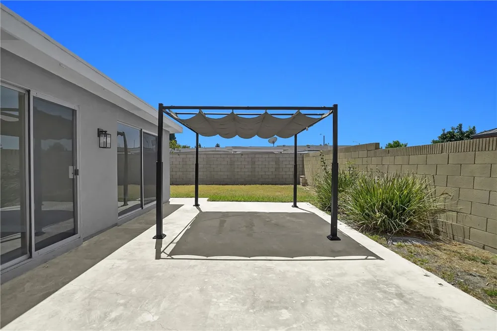 1242 Sultan Circle Carson, CA 90746
