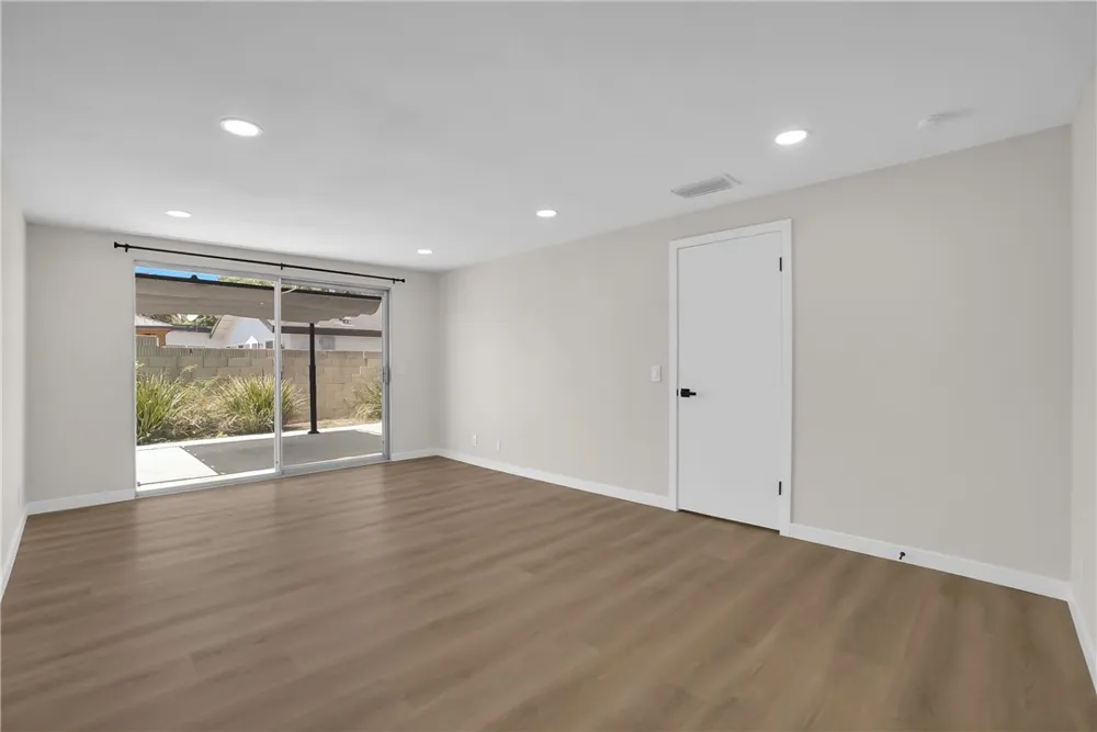 1242 Sultan Circle Carson, CA 90746