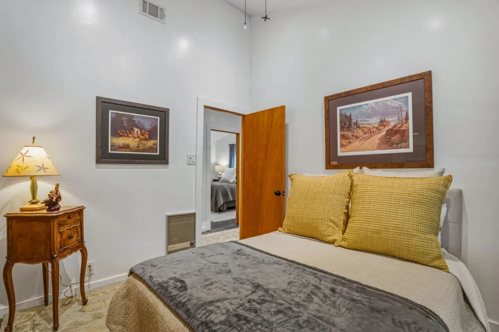 25106 Rim Rock Road Idyllwild, CA 92549