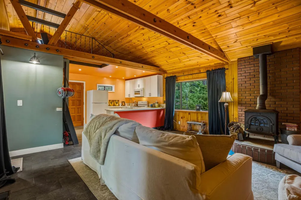 25106 Rim Rock Road Idyllwild, CA 92549