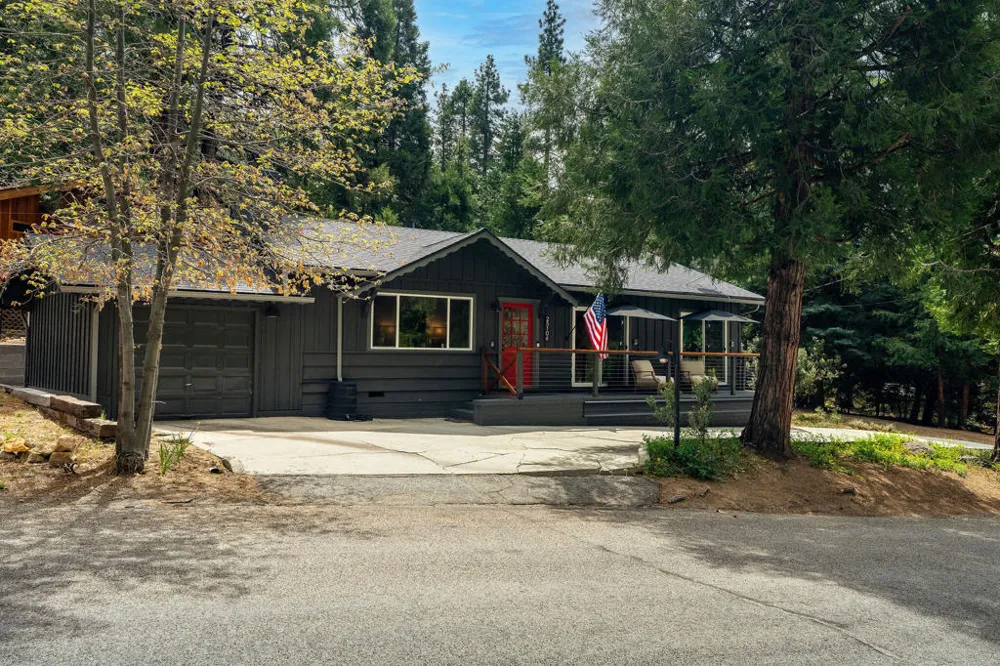 25106 Rim Rock Road Idyllwild, CA 92549