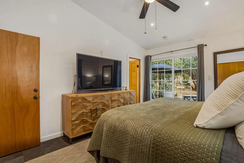 25106 Rim Rock Road Idyllwild, CA 92549