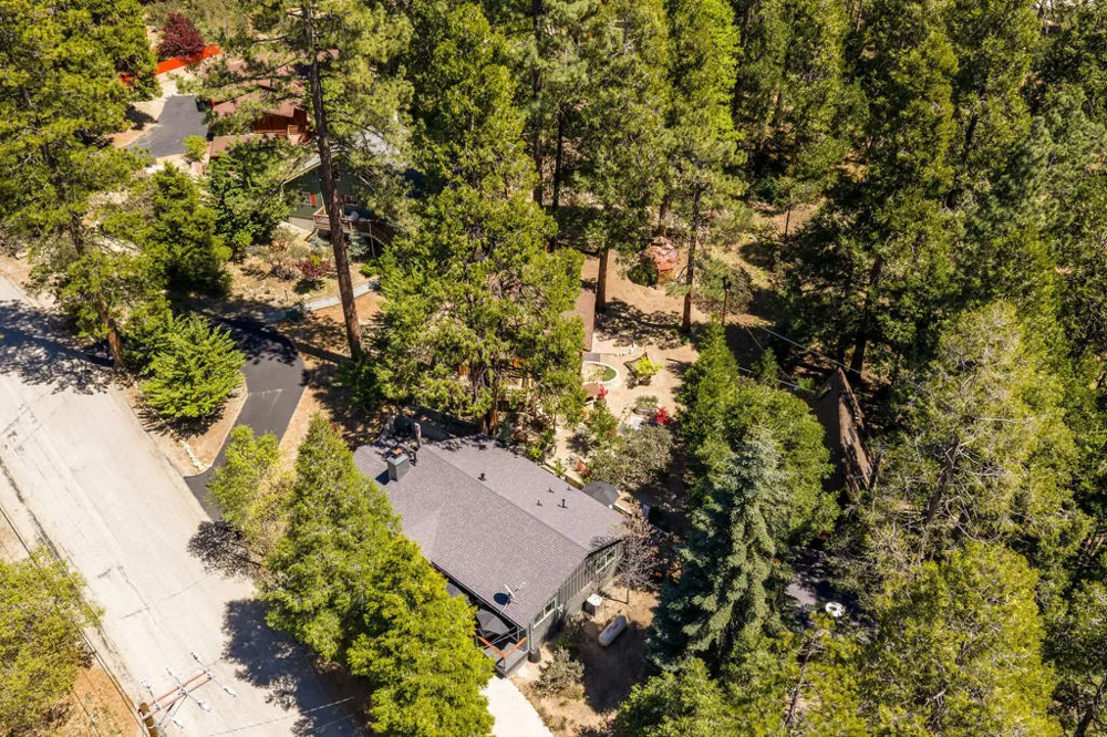 25106 Rim Rock Road Idyllwild, CA 92549