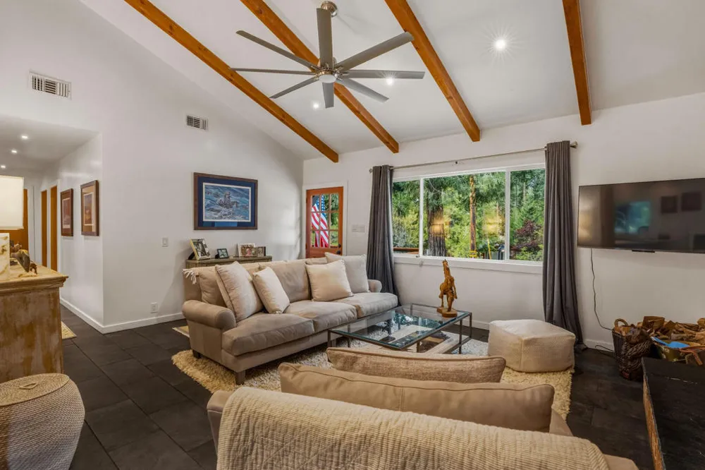 25106 Rim Rock Road Idyllwild, CA 92549