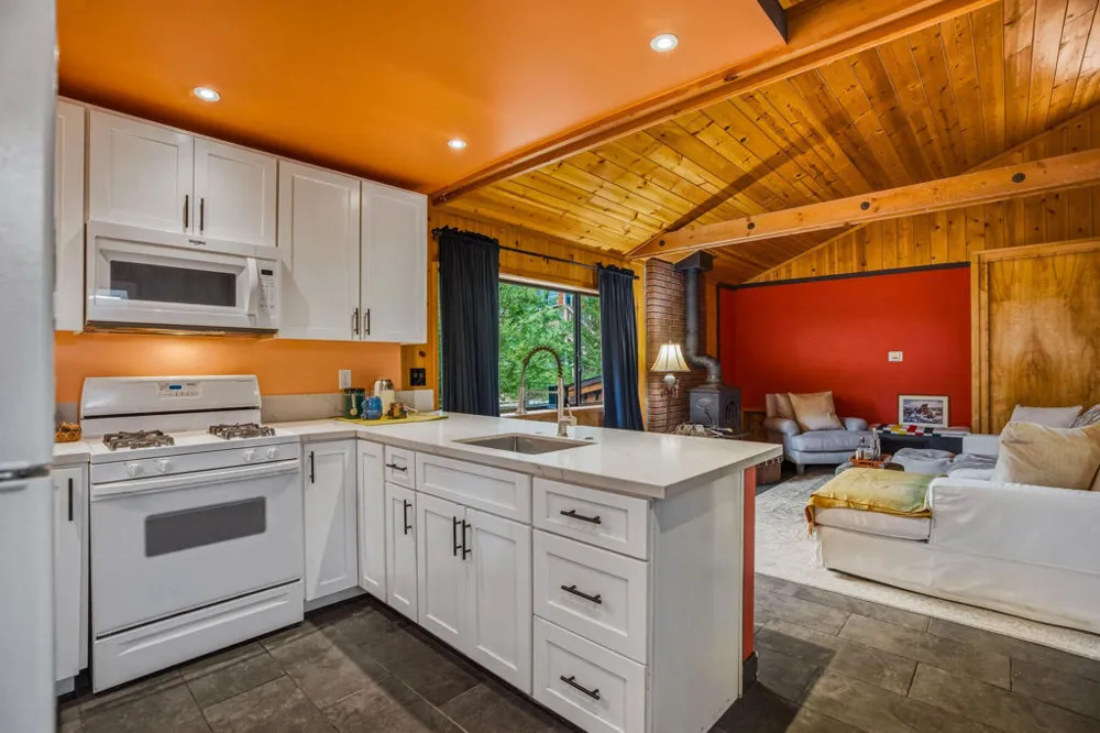 25106 Rim Rock Road Idyllwild, CA 92549